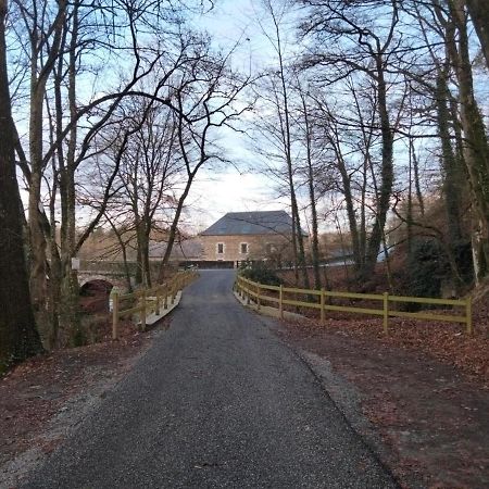 Le Moulin De Bretigneul Panzió Saint-Aubin-des-Landes Kültér fotó